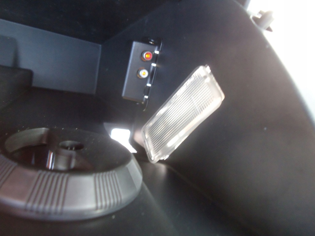 фото №3, Peugeot 208 бардачок консолі оригінал