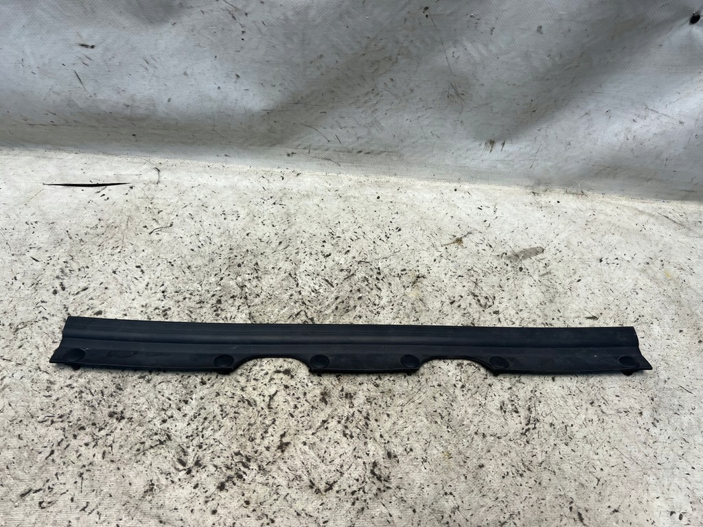 фото №1, Mazda cx5 ii 17- прокладка бампера крышки задняя