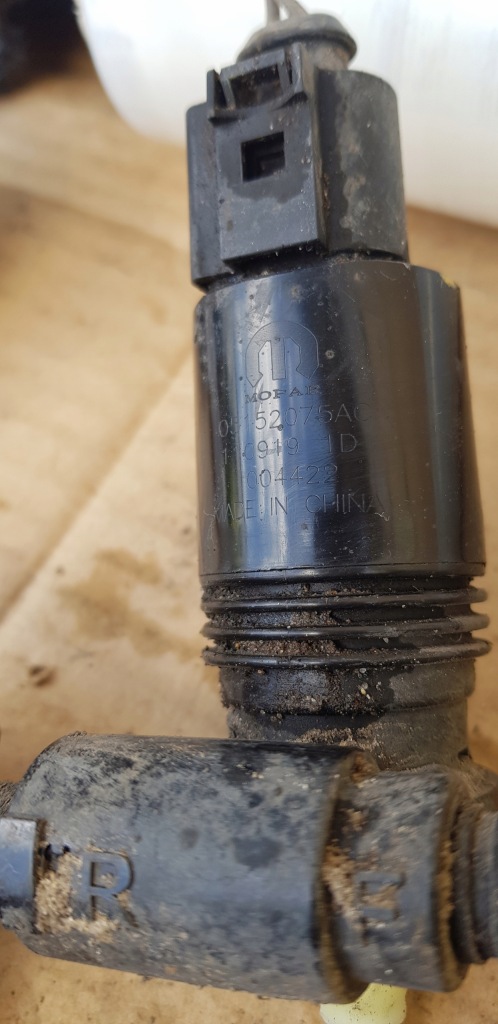 Купити Помпа омивача jeep patriot jeep compass 05152075ac гарантія