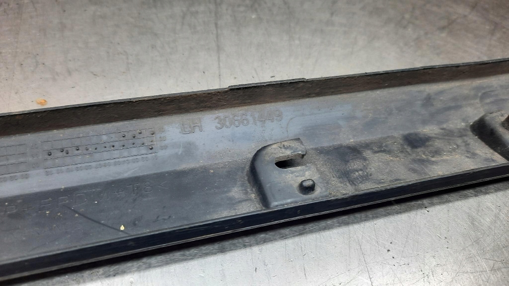 фото №9, Молдинг дверь нижняя левый задняя оригинальный номер 30661449 volvo s40 ii v50 04-12r