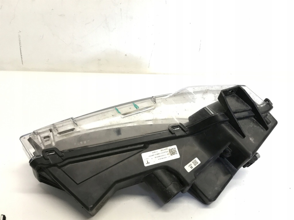 Tesla 3 y протитуманна фара правий led drl 1624798-00-a Ціна