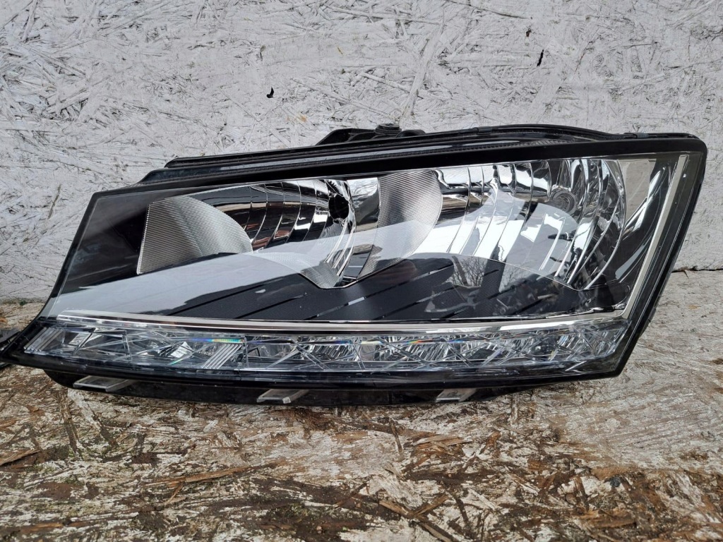 Skoda fabia 3 рестайлинг  6v1941016d 6v1941015d фара правый  левая обычная led с Разборки