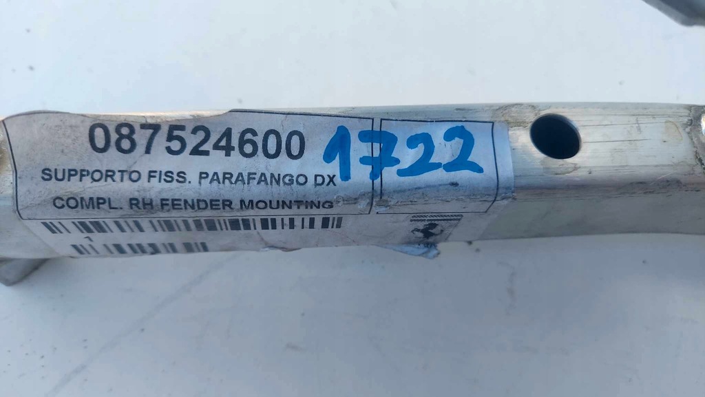 фото №6, Ferrari 488 gtb кронштейн правый крыла правого оригинальный номер 1722