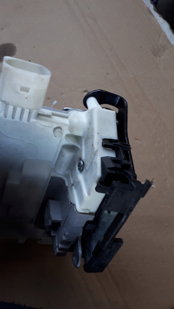 фото №7, A4 b8 s4 замок дверь правый задняя 7 a5