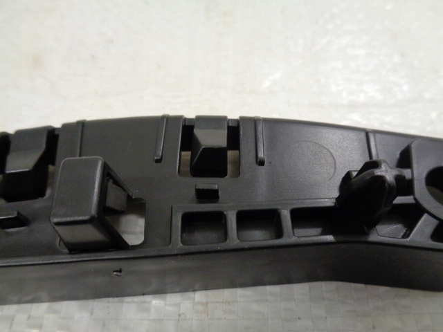 фото №9, Peugeot 308 p5 iii направляющая крыла бампера левый правый передний новый комплект