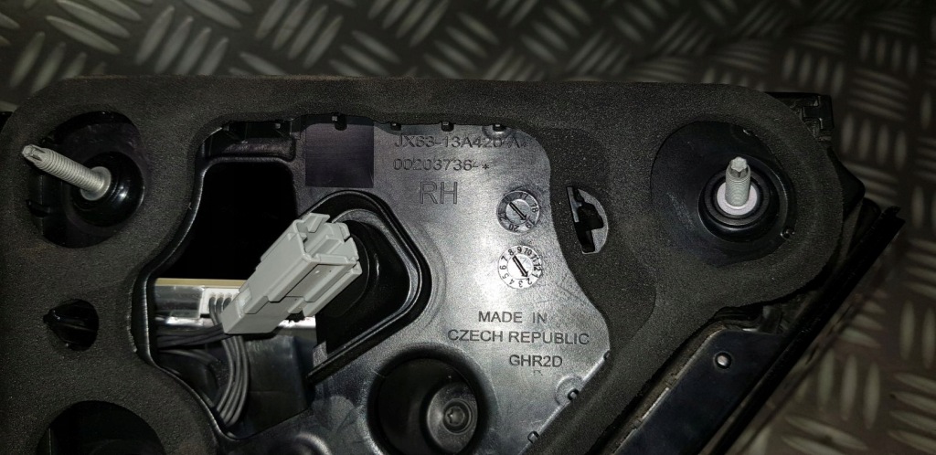 фото №14, Jaguar xf x260 kombi sportbrake лампа правый задняя крышки багажника правая задняя