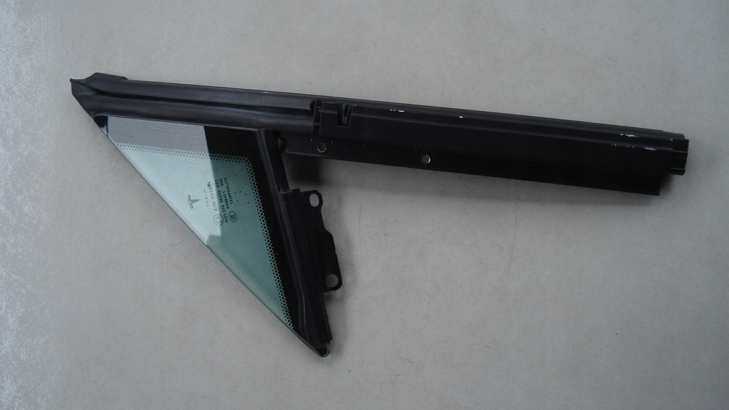 фото №1, Стекло дверь передних треугольник 43r-001074 tesla s