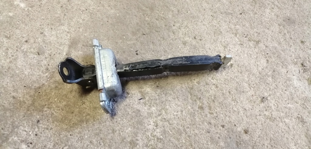 фото №1, Hyundai i30 ii обмежувач правий задній задня