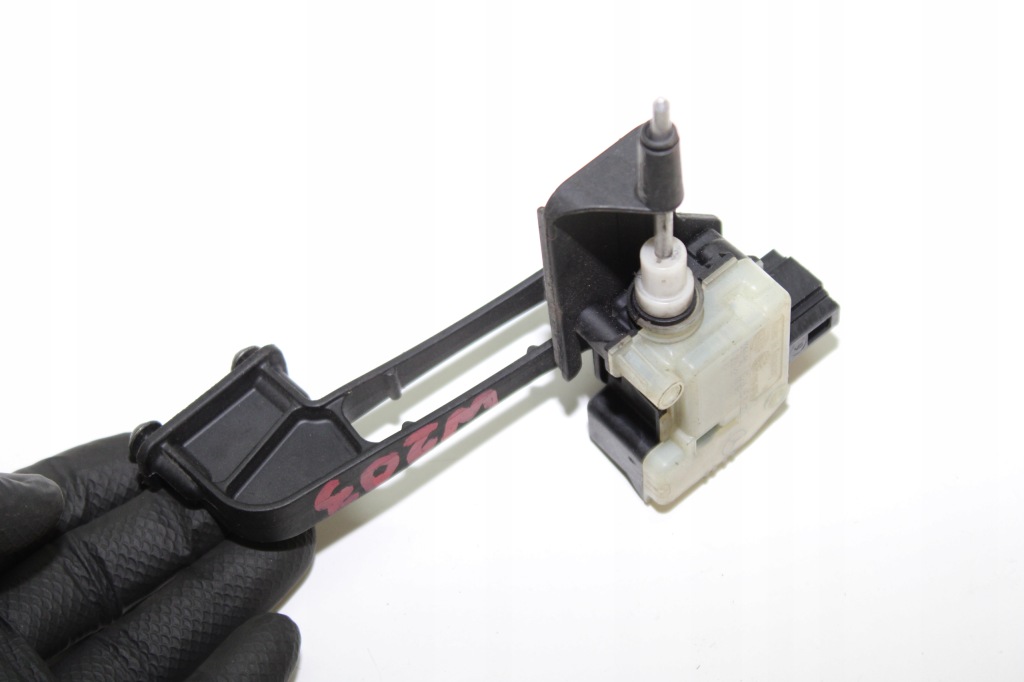 фото №6, Mercedes w169 w245 привод крышка заливной топлива a2038201997