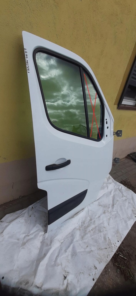 Дверь правый  перед правое  передние рестайлинг  renault master 3 dqng Оригинал
