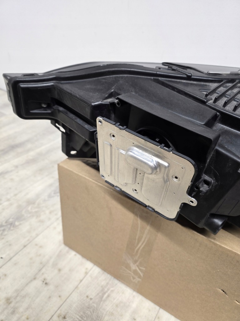 фото №8, Volvo xc60 ii lift full led лампа права перед 32338977