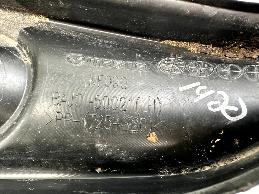 фото №8, Mazda iii 3 bm lift 16-19r решётка рамка бампера левая заглушка