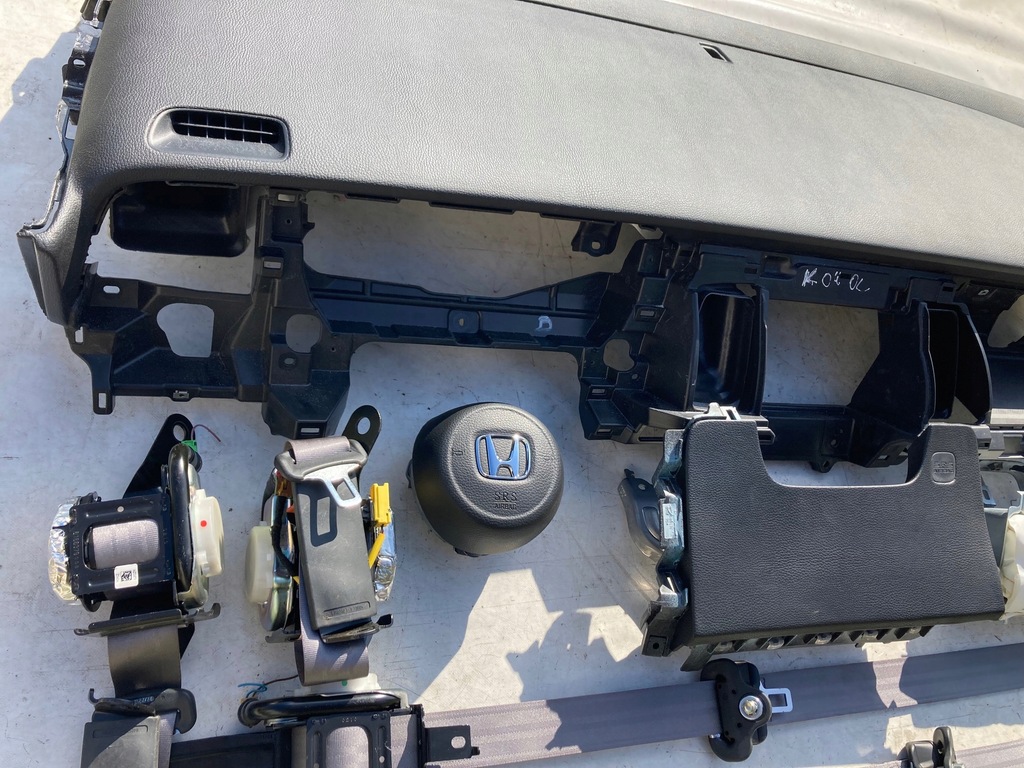 фото №5, Honda jazz v 5 панель приладів панель приладів консоль подушки безпеки ремені