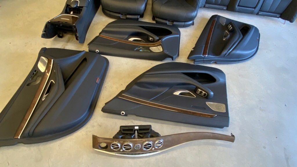 Оббивка сидіння mercedes s w222 long в Україні