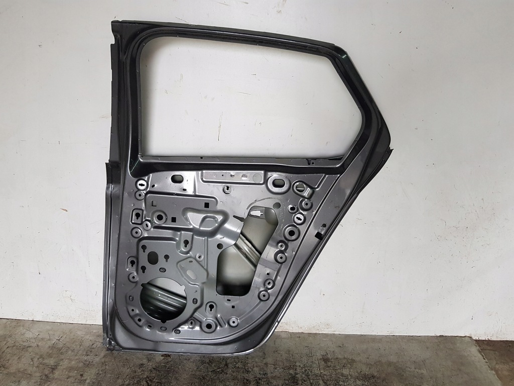 фото №3, Opel corsa f дверь правое задние задняя