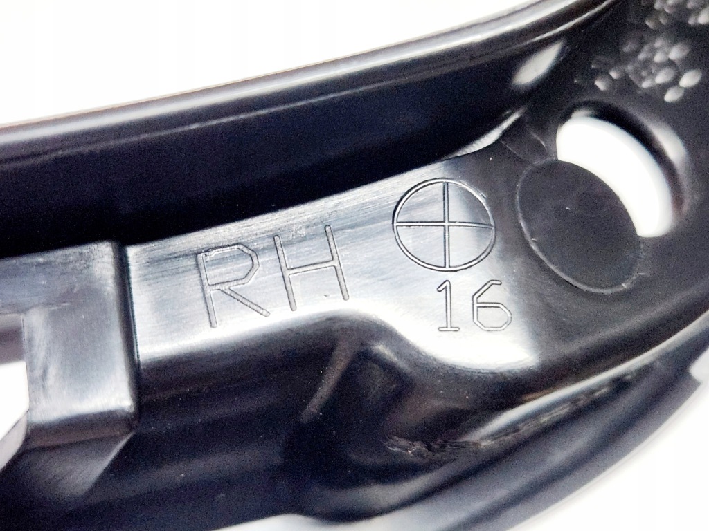 фото №4, Правая решётка бампера кронштейн противотуманной фары mazda rx-8 rx8 2009+ оригинальный номер
