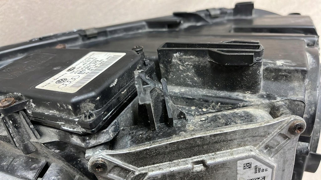 фото №7, Лампа audi a4 b8 ксенон поворотна комплектна пошкоджена europa