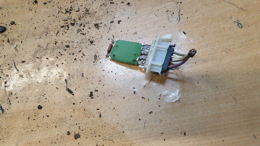 фото №1, Dacia sandero i резистор резистор вентилятор