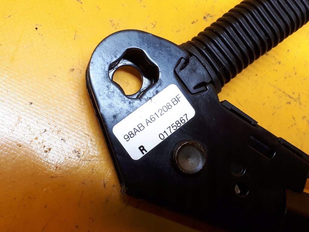 Натягувач поперечина правий перед focus mk1 98aba61208bf Зі Шроту