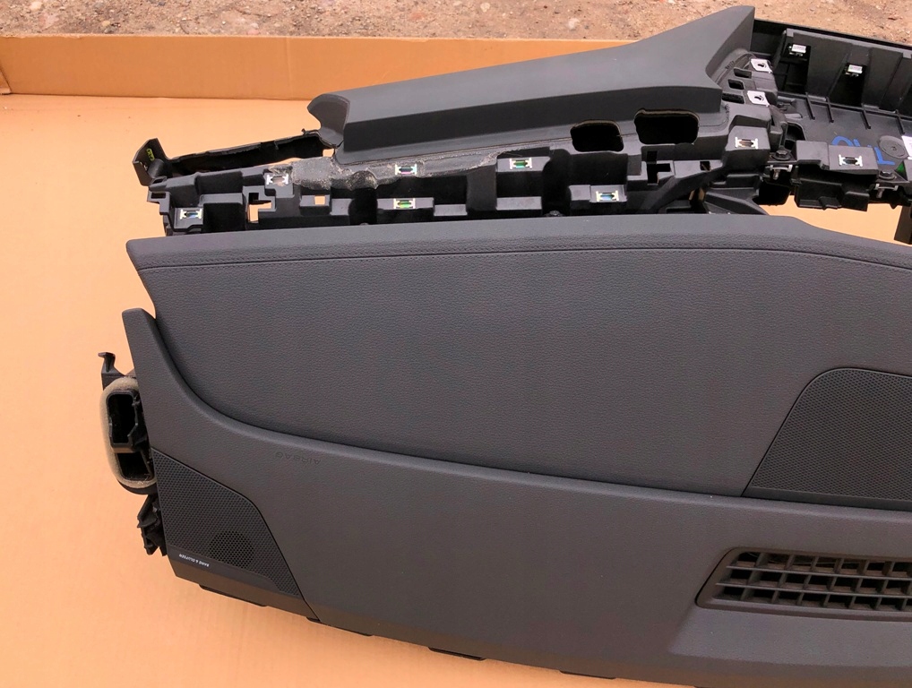 фото №9, Консоль pulpit чёрный black 4kl.857.736 audi e-tron 2020- приборная панель приборная