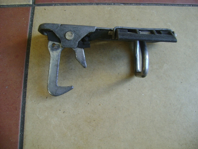 фото №10, Volkswagen оригінальний номер 1q0.823.480 засувка замка капот