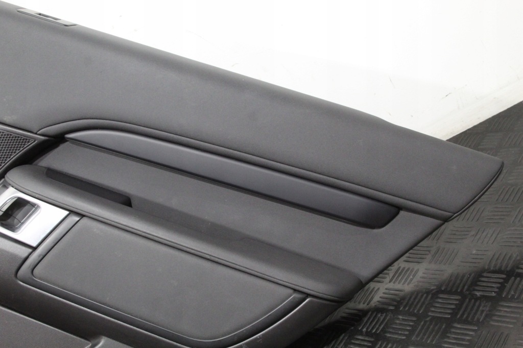 Оббивка обшивка двері правий задній discovery v 5 l462 Доставка