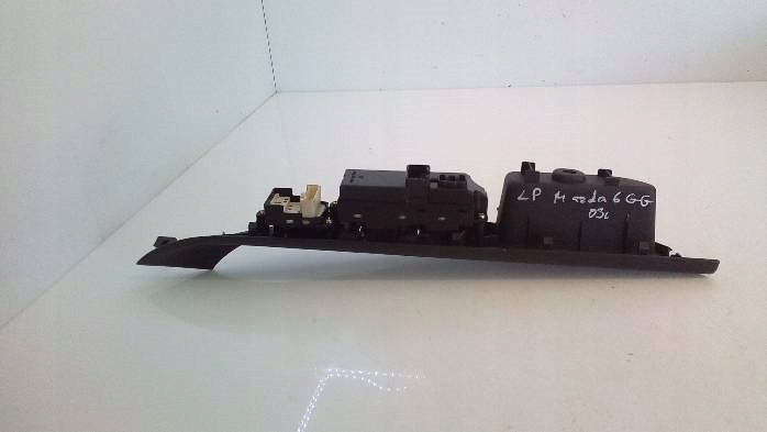 фото №6, Панель переключателей стекло lp mazda 6 gg 2003r.