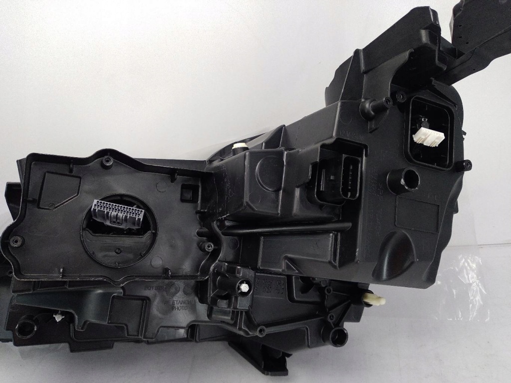 Лампа права full led peugeot 5008 ii 1616878480 89910239 Ціна