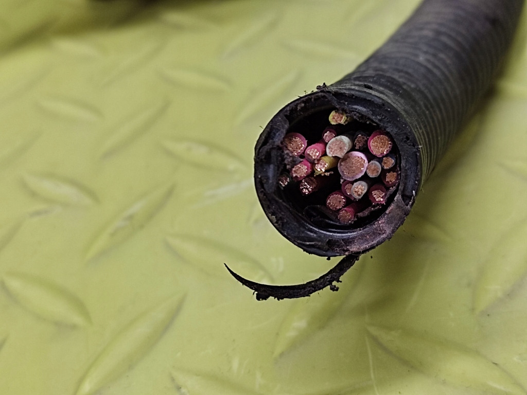 фото №6, Hyundai santa fe i коробка запобіжників 9121326003