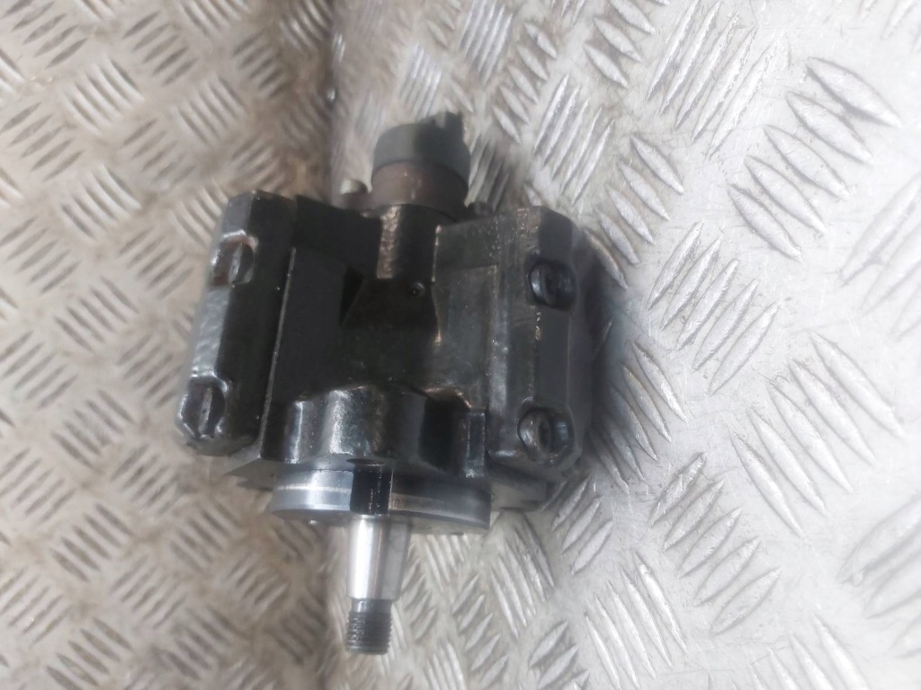 Насос впрыскная + датчик 75 i 0281002287 Цена