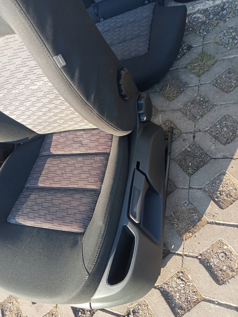 фото №4, Сиденья комплект skoda octavia 2 hb