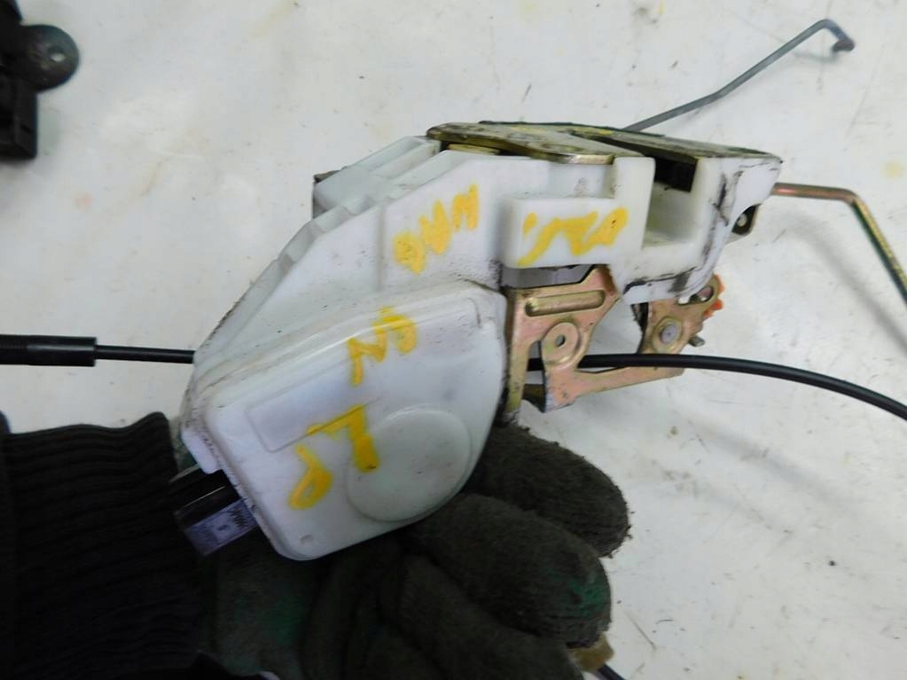 фото №6, Mitsubishi space wagon iii 02r замок левый перед