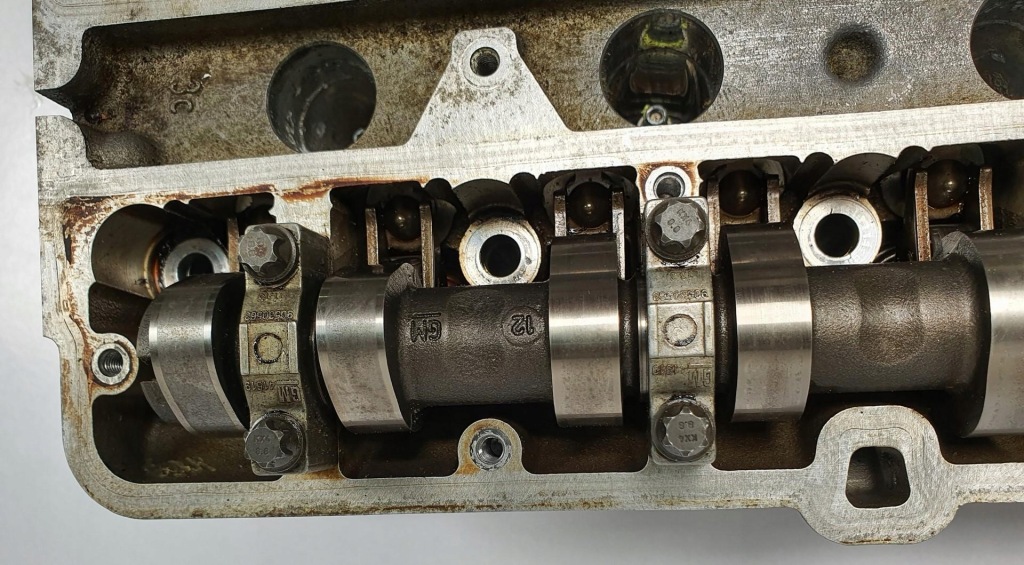 Головка двигуна opel adam 1.2 16v 55562229 в Україні