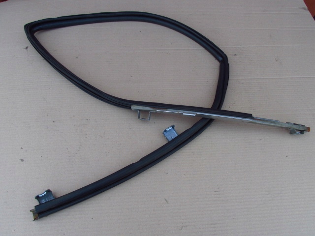 фото №5, Cherokee liberty kj lift прокладка скло двері правий перед