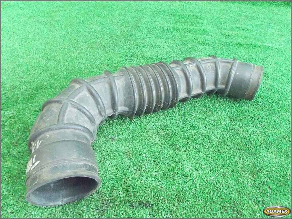 фото №4, Renault trafic 1.9d 98r - труба впуска воздуха