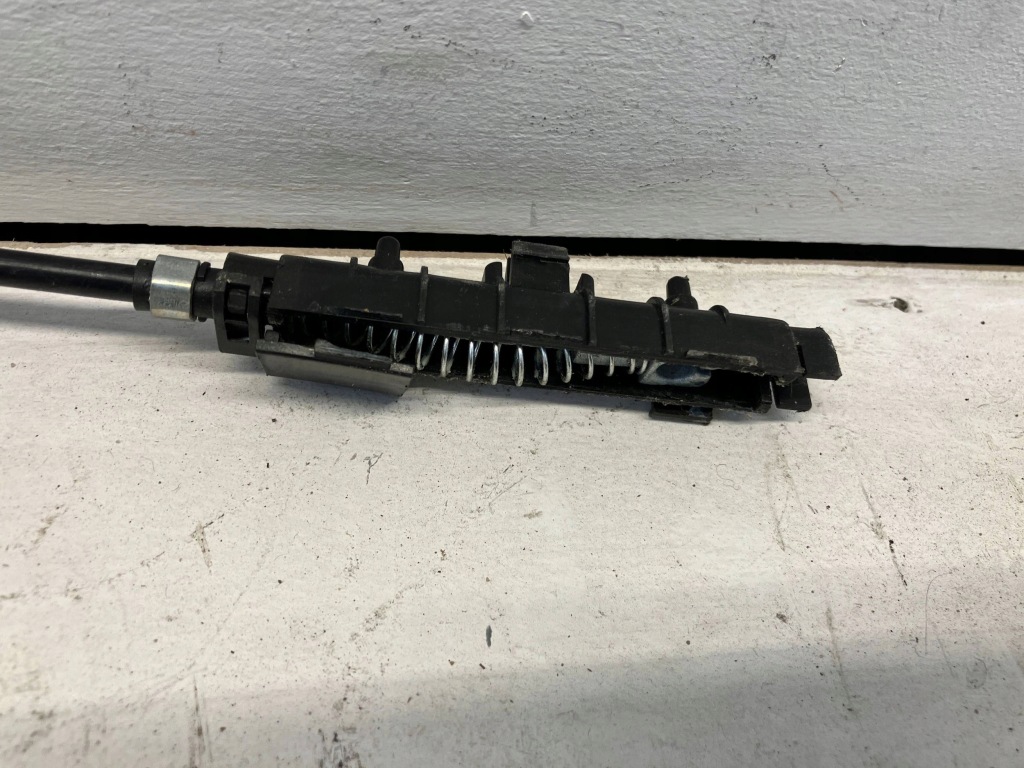 Corolla e21 универсал обшивка багажника góra правая правый с led ручка Недорого