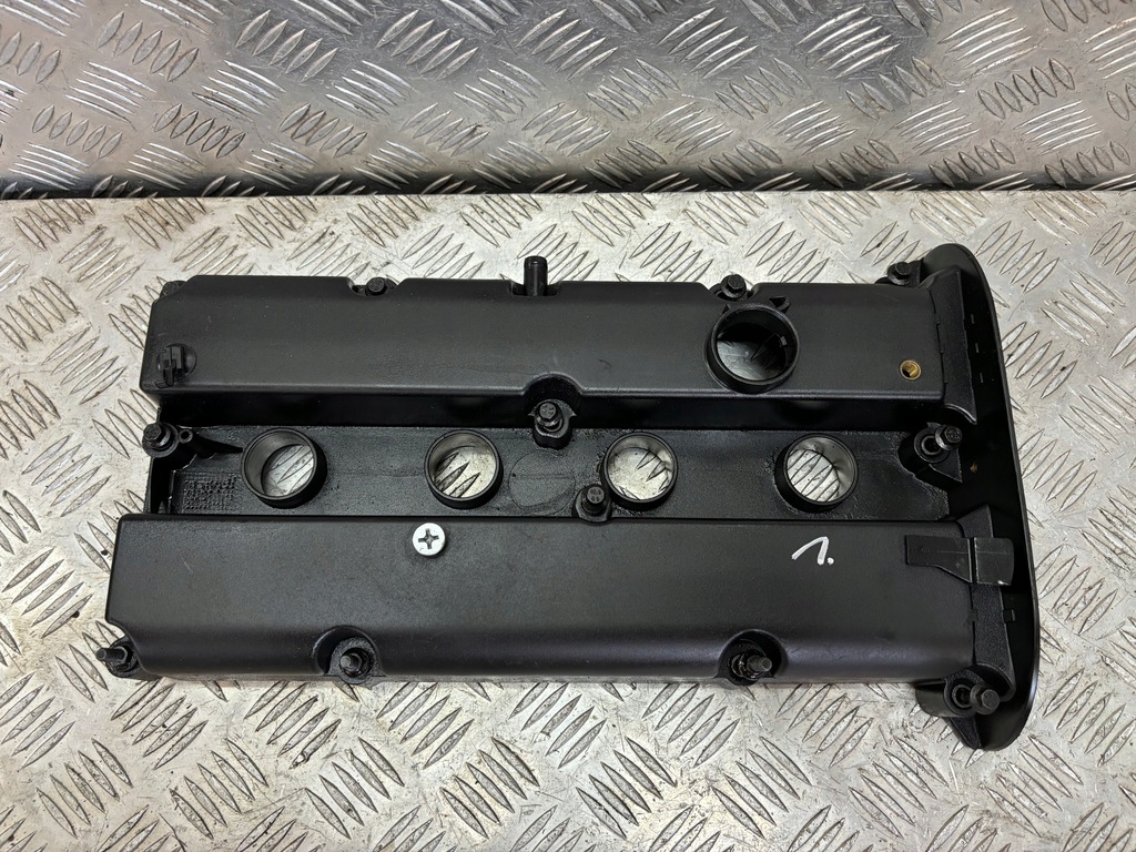 фото №1, Mazda 6 2.0 16v gf25-m15 крышка клапанов