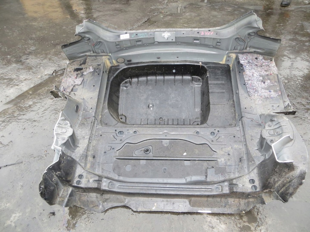 фото №1, Mercedes w205 sedan піддон pas задній 197 14-