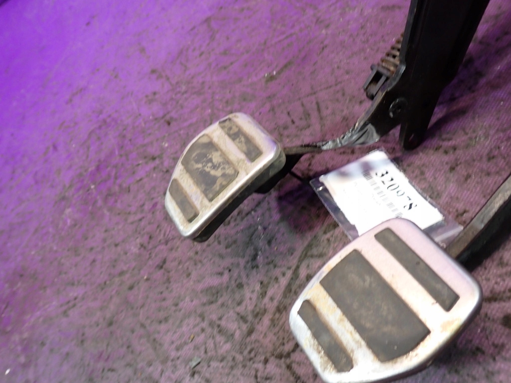 фото №9, Peugeot 207 06-09 1.4 vti педалі зчеплення гальма датчик 9685102080