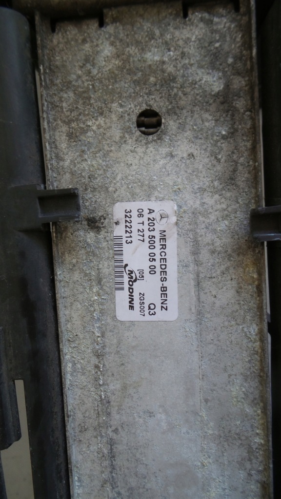 Интеркулер mercedes w203 a2035000500 1.8 k Недорого