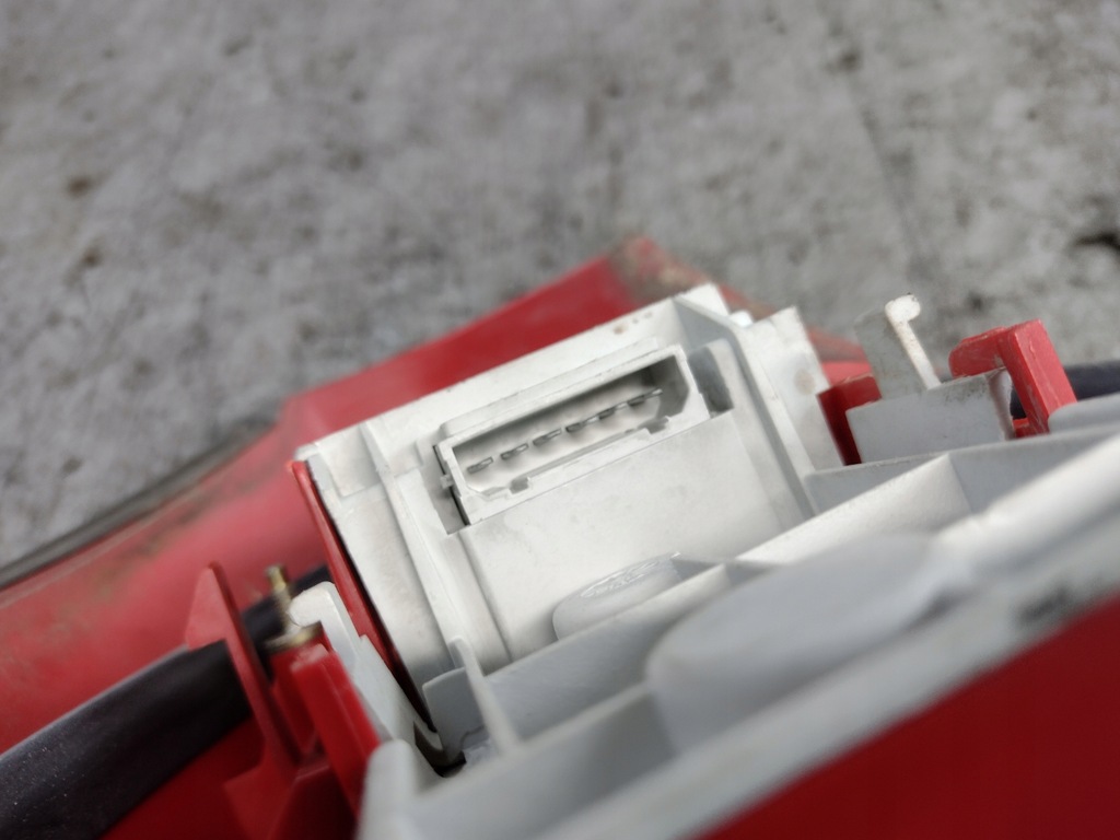 фото №14, Лампа правый задняя audi a3 8l przedlift 8l0945096