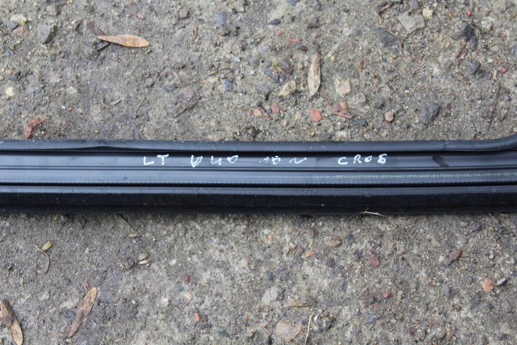 фото №7, Прокладка дверь задних левых рамка рама volvo v40 ii 2015r