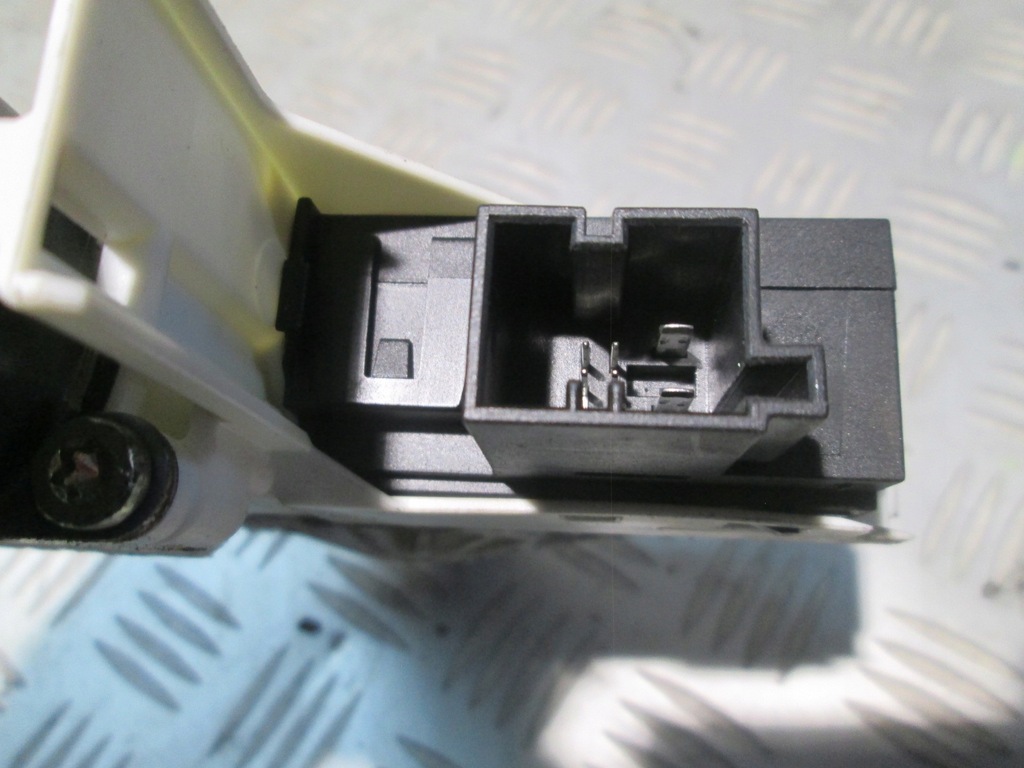 фото №4, Моторчик стекло правый перед audi a6 c6 4f0959802b