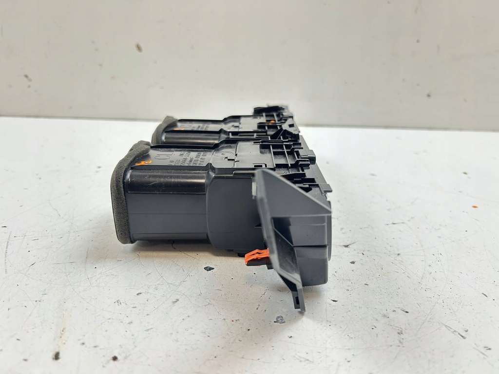 фото №7, 2022 toyota camry viii xv70 решётка обдув панели приборной панели 5566033350