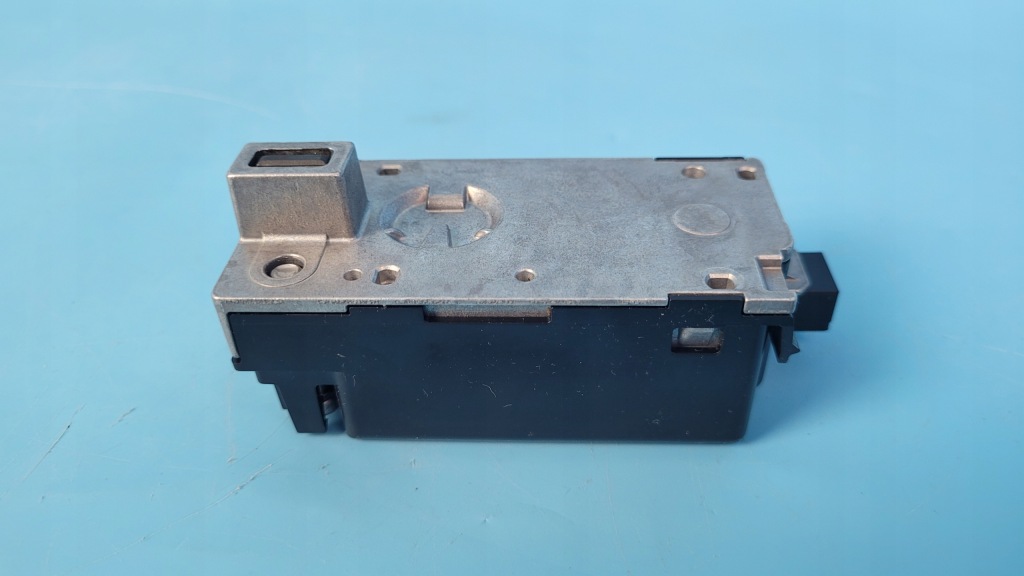 Mercedes x247 glb 200 23r блокування колонки кермового a0999009401 Київ