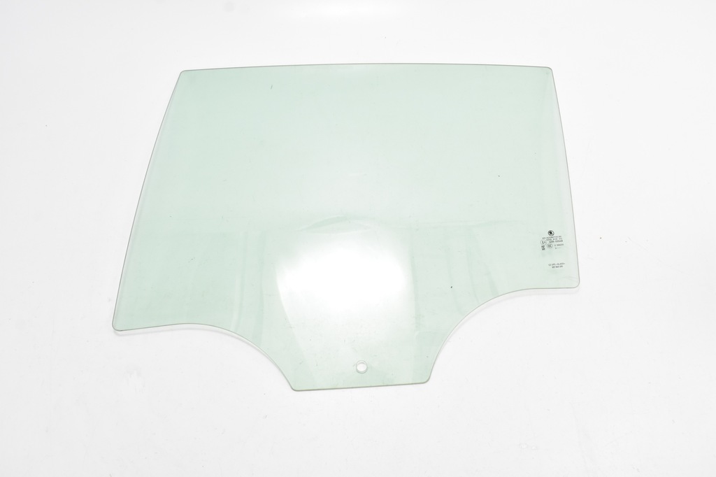 фото №1, Скло двері лівий задня 657845205 skoda scala 2019