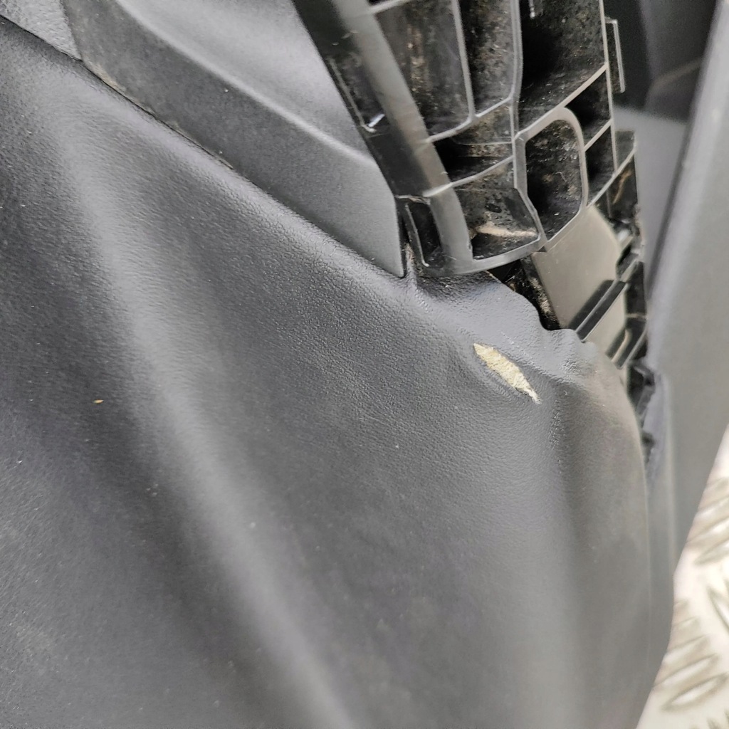 фото №9, Skoda enyaq iv 2023 левая сторона обшивки / обшивка дверь задних