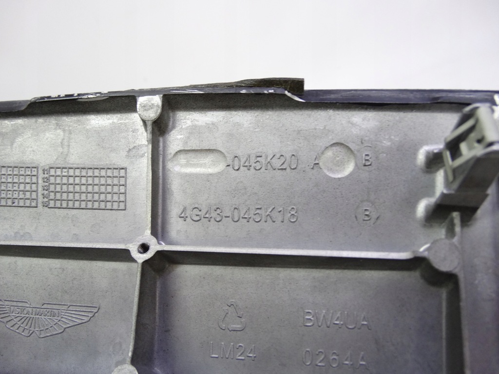 фото №10, Aston martin db9 vantage dekor тунель середнього чорний 4g43-045k18-b