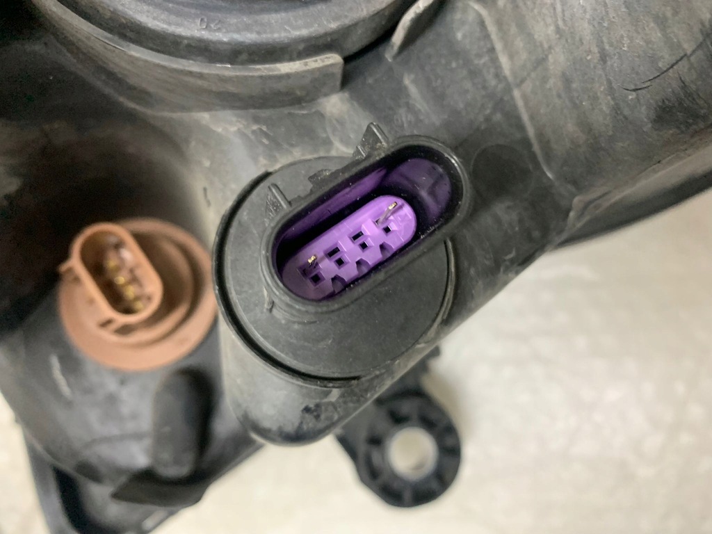 фото №7, Лампа chrysler grand voyager bi ксенон правая