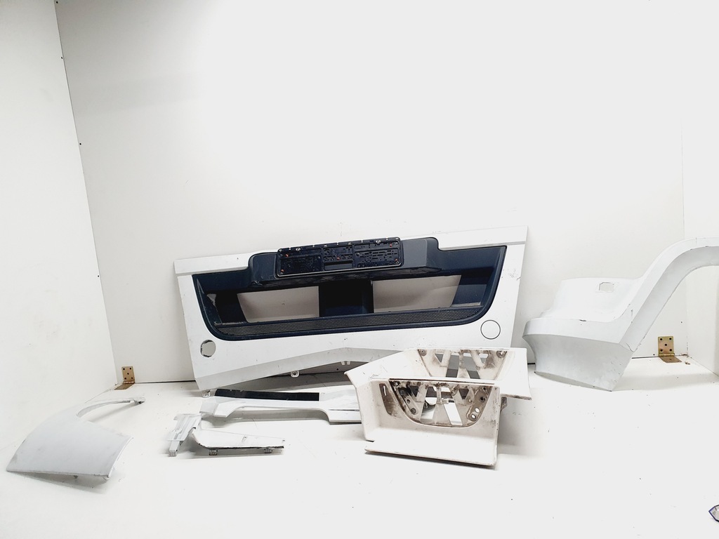 фото №1, Mercedes actros mp4 решётка радиатора бампера решётка радиатора подножка ветровик молдинг